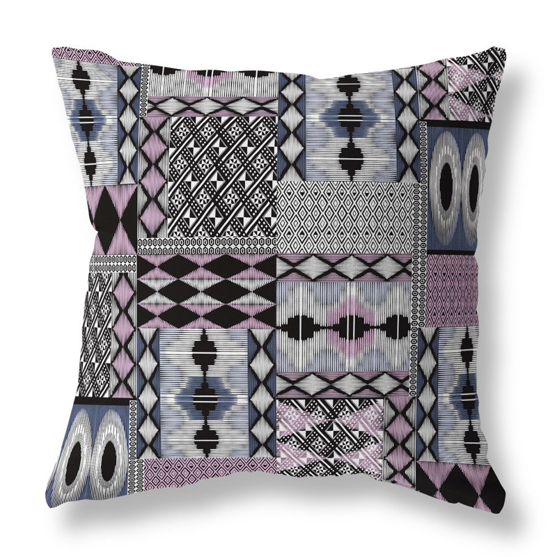 Coussin décoratif intérieur / extérieur Patched Perfection Patchwork, H 26 po x l 26 po, Patchwork blanc / bleu