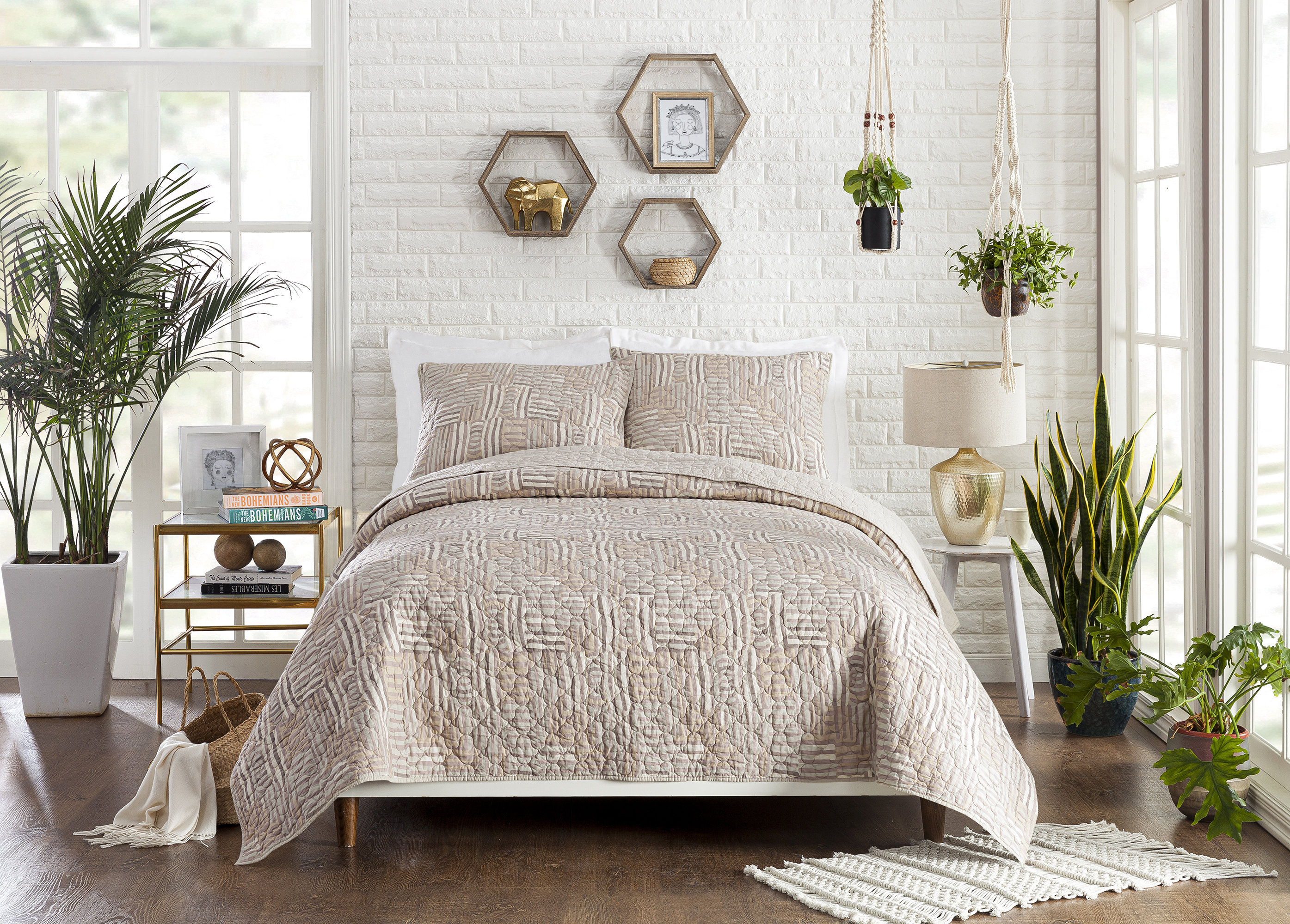 Jungalow Abrazo 100% Cotton Reversible Quilt Set – Beige Geometric Print, Modern Global Bedding | Wayfair