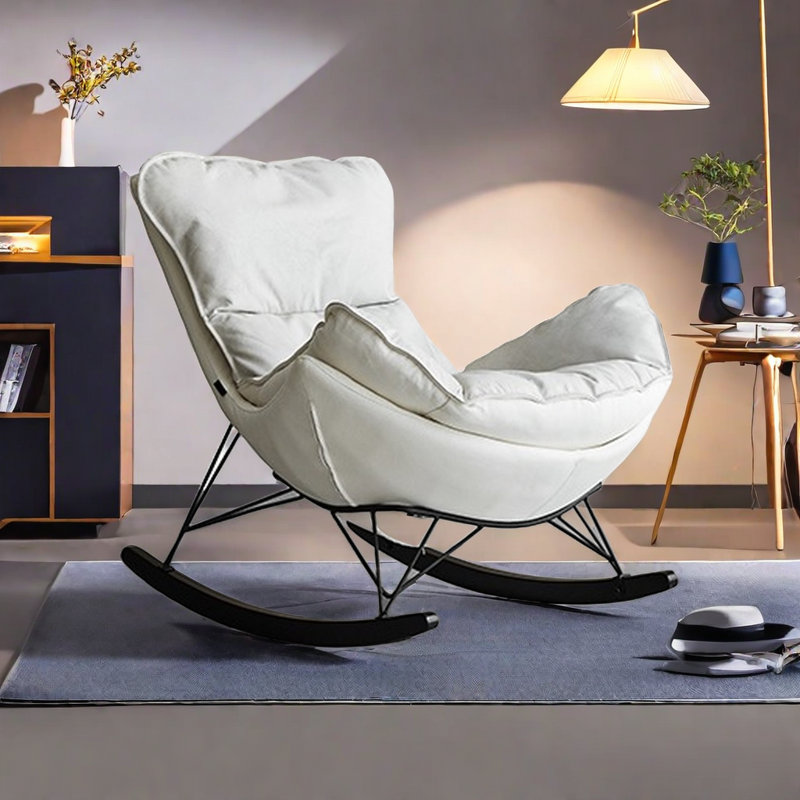 Chaise berçante en bois massif
