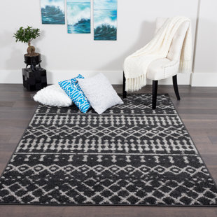 Gwyn Geometric Black/Gray Area Rug