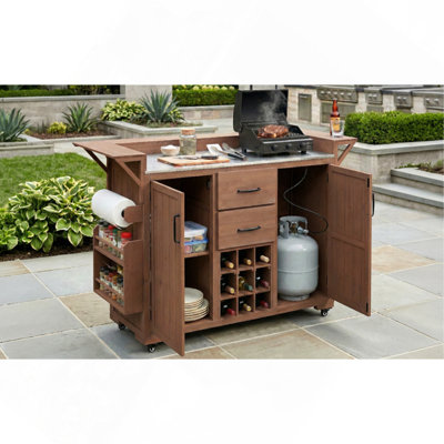 Îlot de cuisine d'extérieur moderne sur roulettes de 153 cm de large avec dessus en acier inoxydable, casier à vin et tiroirs, brun