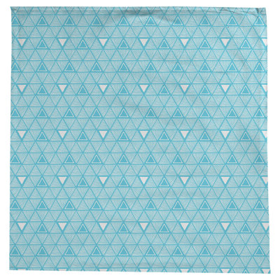 Nappe triangles dessinés à la main classiques