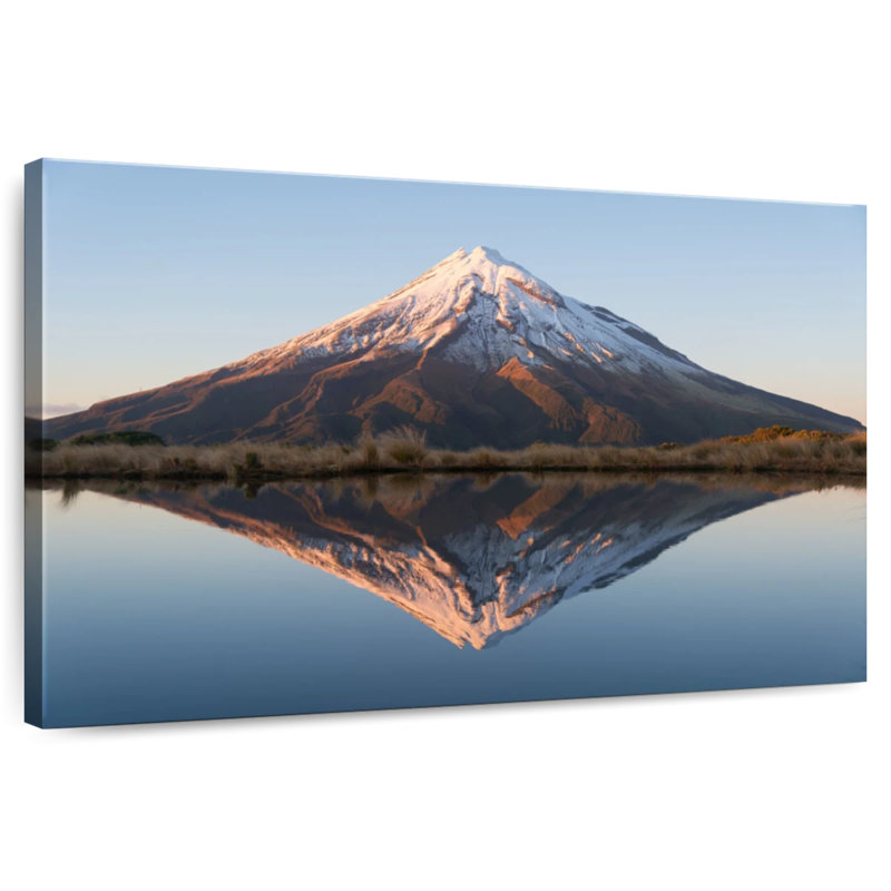 Coucher de soleil sur la montagne Alvord Taranaki, H 26 po x l 39 po