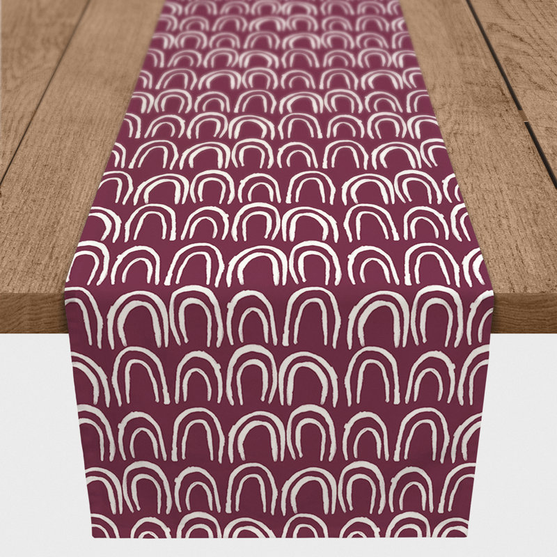 Chemin de table Maribeth, 90 po x 16 po, Bourgogne, Géométrique 1