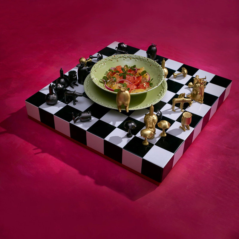 Haas Chess Set - Black + White