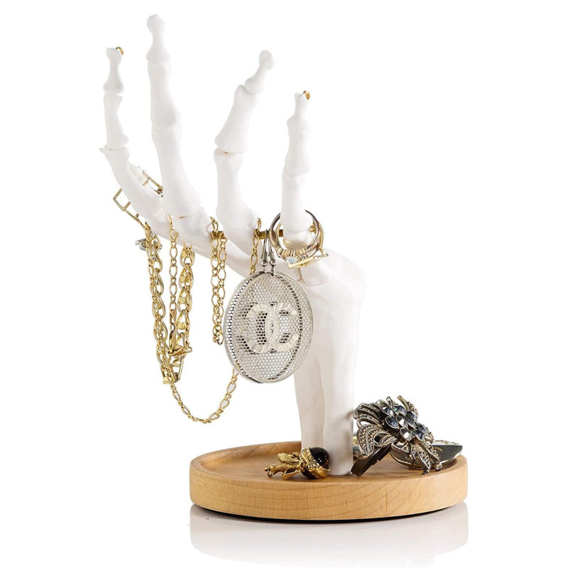 Figurines & Sculptures