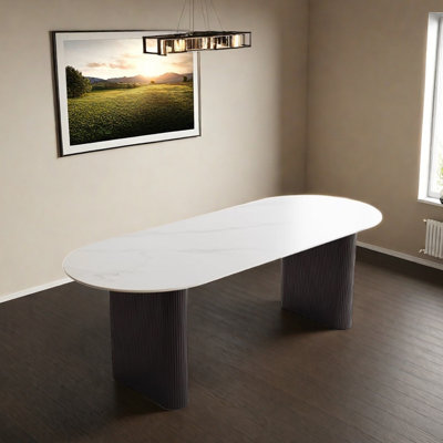 Table de salle à manger moderne et minimaliste