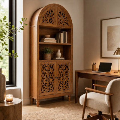 Grande armoire de rangement autoportante arquée et sculptée avec tablettes ouvertes et compartiments fermés Vintage