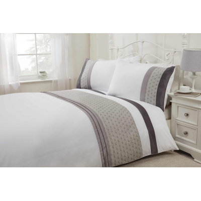 Polyester Striped Duvet Cover with Pillowcases