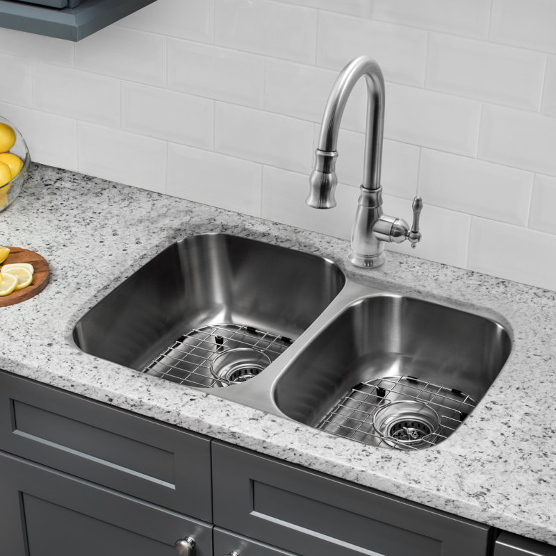 Évier de cuisine à double cuve avec robinet encastrable l 32 po x l 21 po, Robinet traditionnel