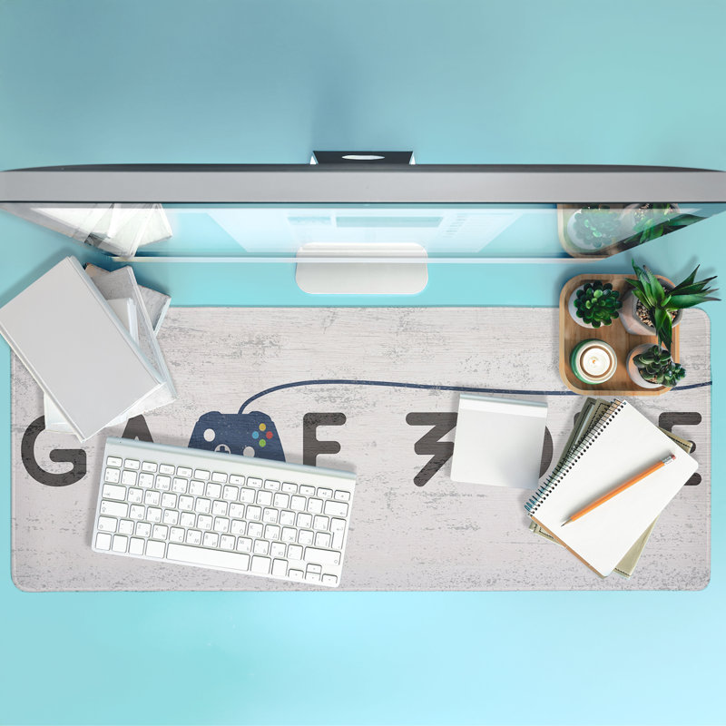 Tapis de bureau imprimé Game Zone Controller, conçu par Lil' Rue, 30 x 12