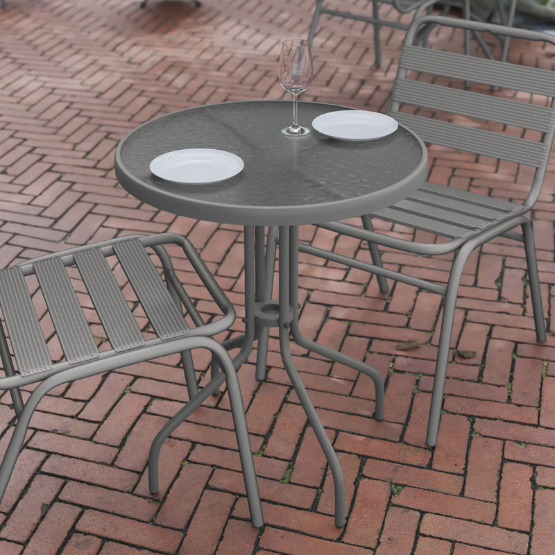 Table ronde en métal en verre trempé de 23,75 po avec plateau à conception ondulée lisse Amlie, Transparent / argent