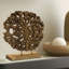 Sculpture en bois Youngblood sur base
