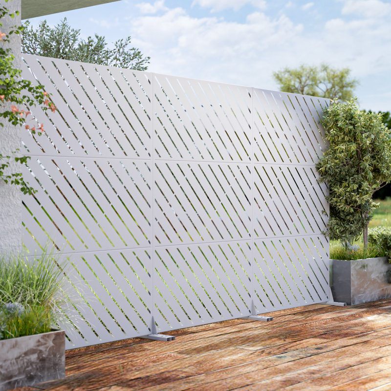 Outdoor Metal Privacy Screen, White