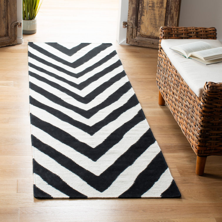 Rodgers Hand Woven Flat Weave Wool/Cotton Geometric Rug in Black/Ivory