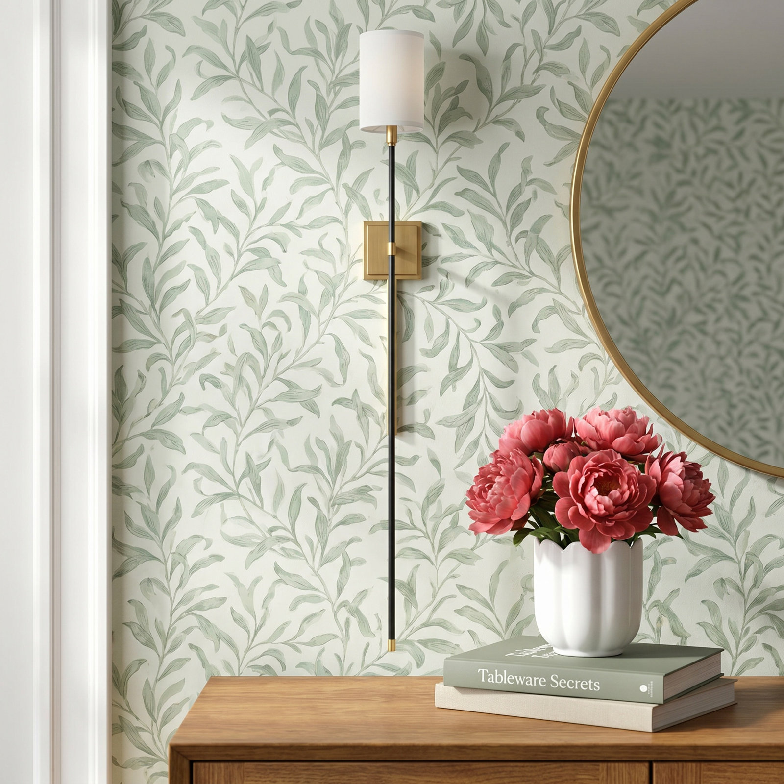Hague Single Light Dimmable Brass Wallchiere