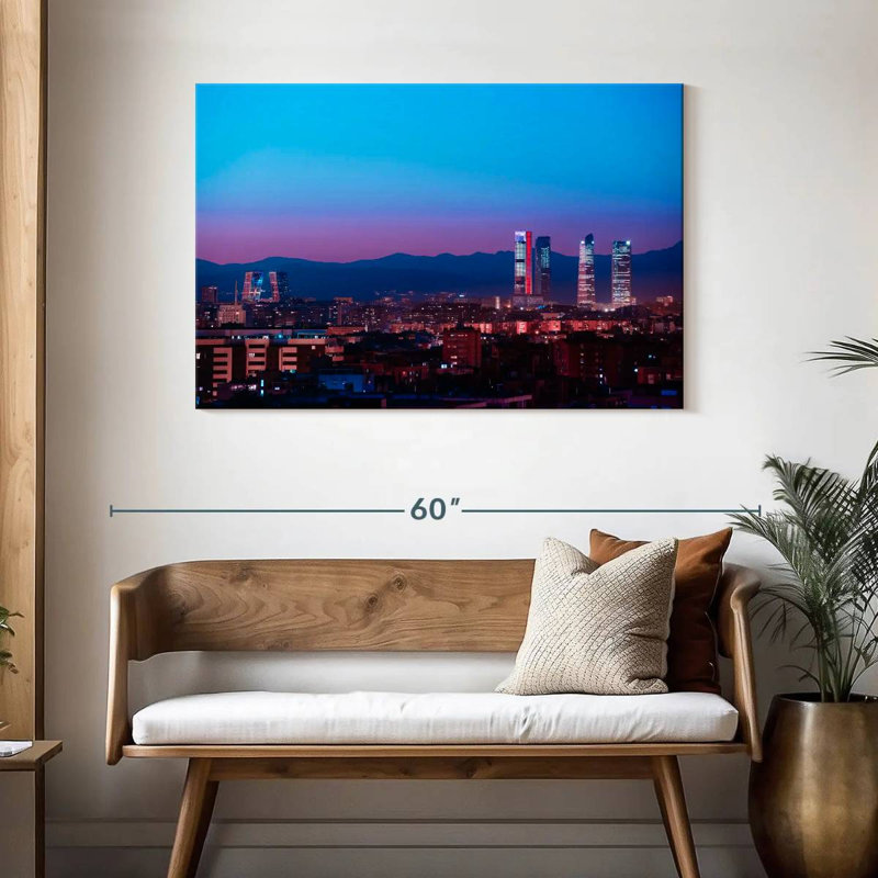 Horizon Cuatro Torres de Madrid, H 30 po x l 45 po