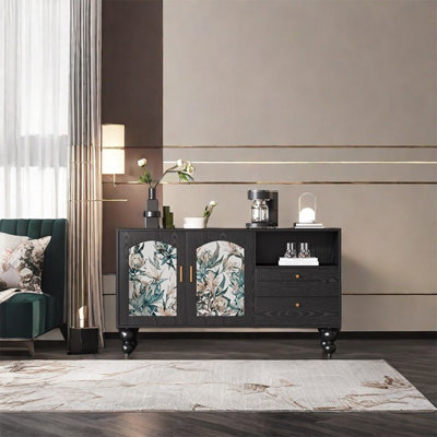 Buffet en noyer avec rangement spacieux
