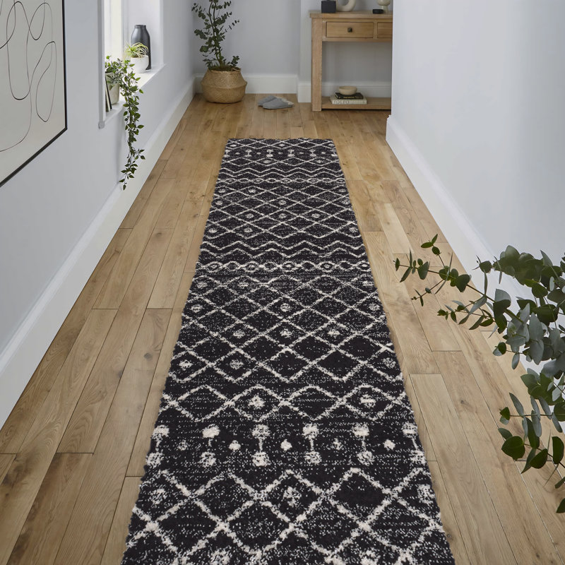 Tapis noir / crème Kerana Moroccan Beni Souk, Tapis de couloir 2 pi 2 po x 8 pi