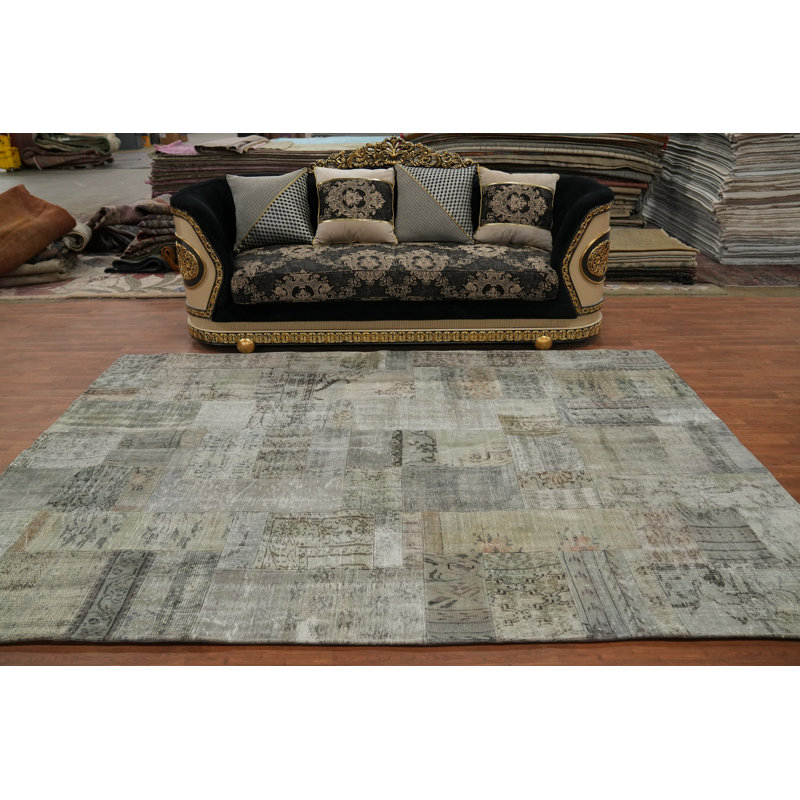 Distressed Patchwork Room Size Area Rug 7x10