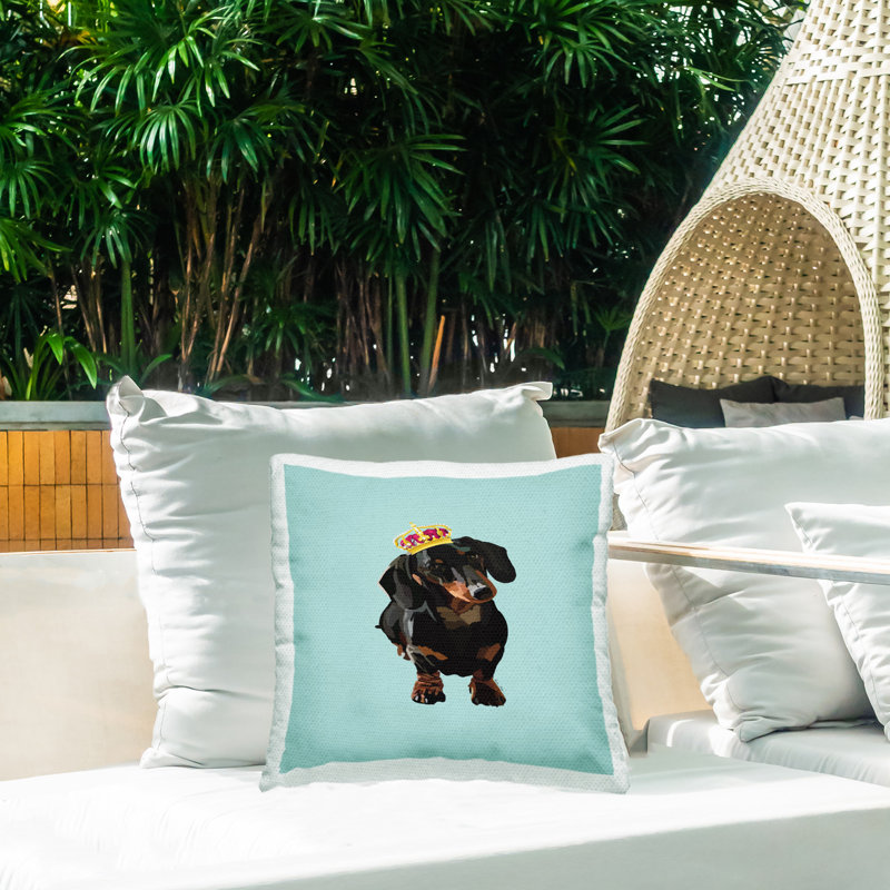 Coussin extérieur Crowned Royal Dachshund par Amelia Noyes