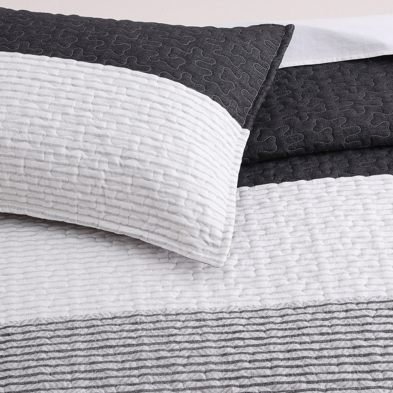 SLEEPBELLA Striped Quilt Set Queen Size 3Pcs, Bohemian Design with White & Black Stripes, All Season Lightweight Coverlet Sets