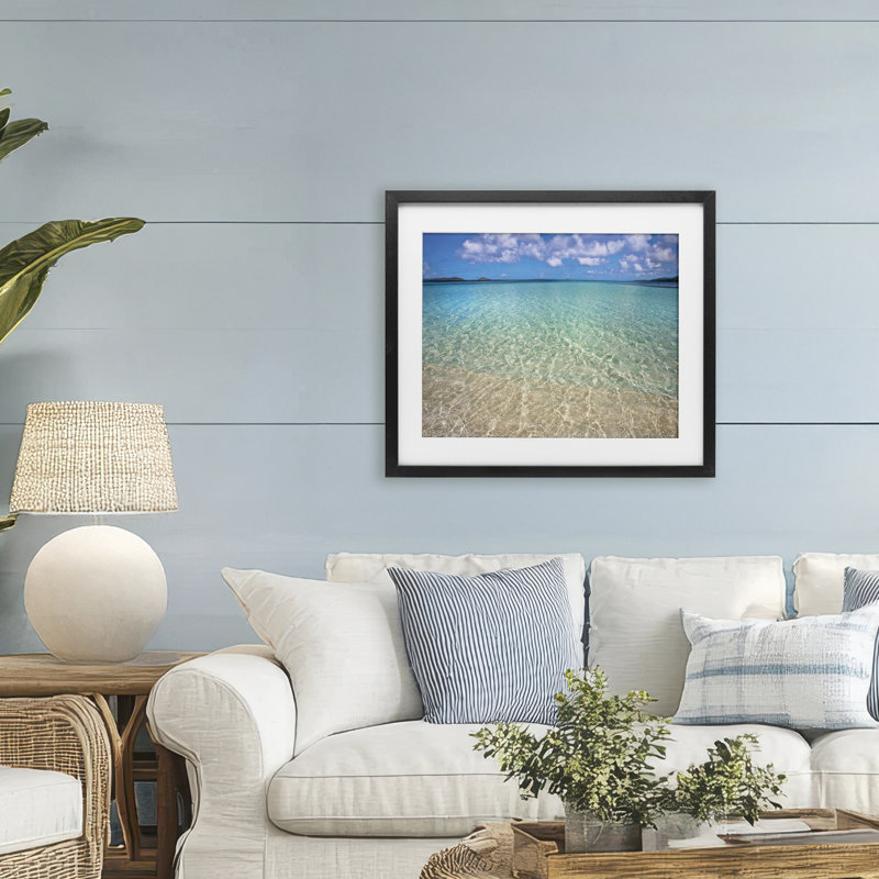 «Clear Caribbean Beach Waters», impression encadrée sous verre, design par Seven Trees Design, H 17 po x l 21 po