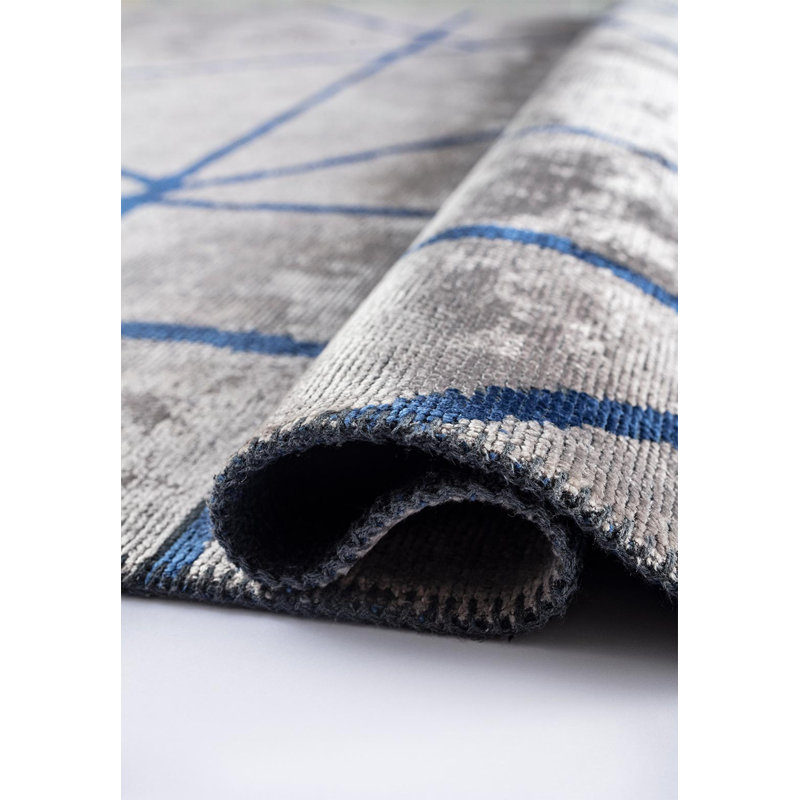 Amzi Geometric Hand Loom Indoor / Outdoor Area Rug, Rectangle 5'3" x 7'6"