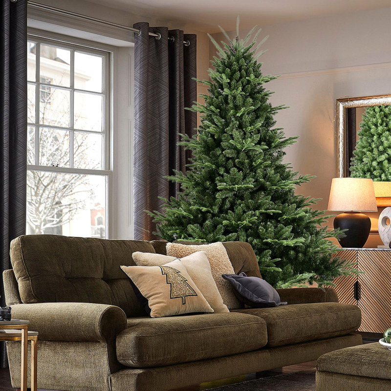 Arbre de Noël pleine forme de 8 pi avec 2673 pointes - aiguilles mixtes en PE / PVC, base large pour les grands espaces, structure à charnières pour une installation facile, support en métal pour un soutien solide *