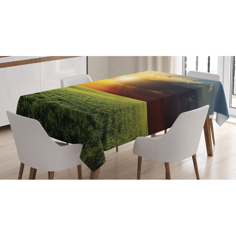 Nappe rustique, rayons de soleil dans un champ agricole dramatique, éclatant à travers des nuages sombres, couverture de table rectangulaire pour décor de cuisine de salle à manger, 52 po x 70 po, vert jaune