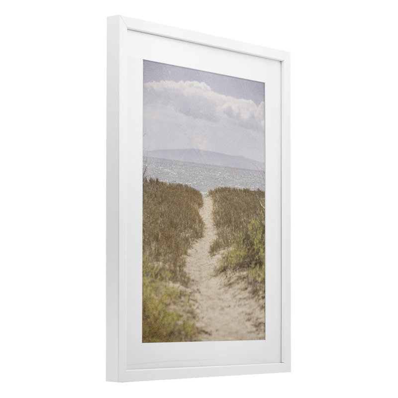 «Path to Misty Ocean», reproduction sous verre encadrée, conception par Aaron Matheson, Cadre blanc côtier, H 20 po x l 14 po