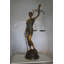 Statue en bronze Lady H 47 po - Taille: L 25 po x l 11 po x H 47 po.