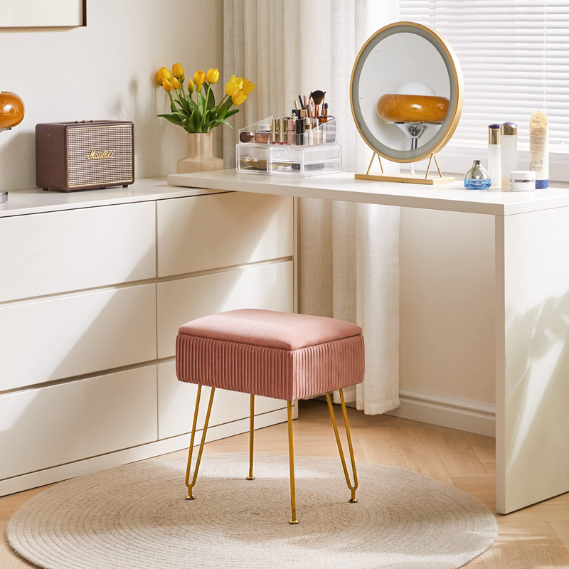 Besar Metal Accent Stool, Pink