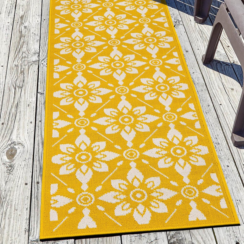 Outdoor Trellis Floral Indoor / Outdoor Rug, Runner 2' x 8'