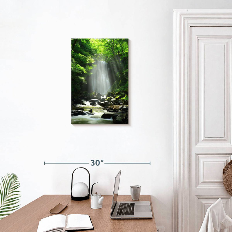 Alvord, cascade ensoleillée Kameda, H 24 po x l 16 po