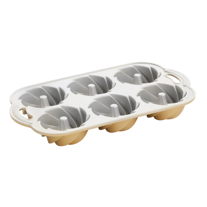 Nordic Ware Heritage Non-Stick Round Bundt Cake Pan