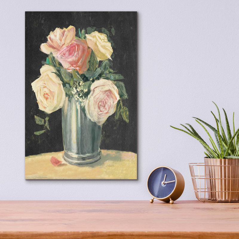 «Silver Vase I On Black» par Carol Rowan, H 16 po x l 12 po x P 0,13 po