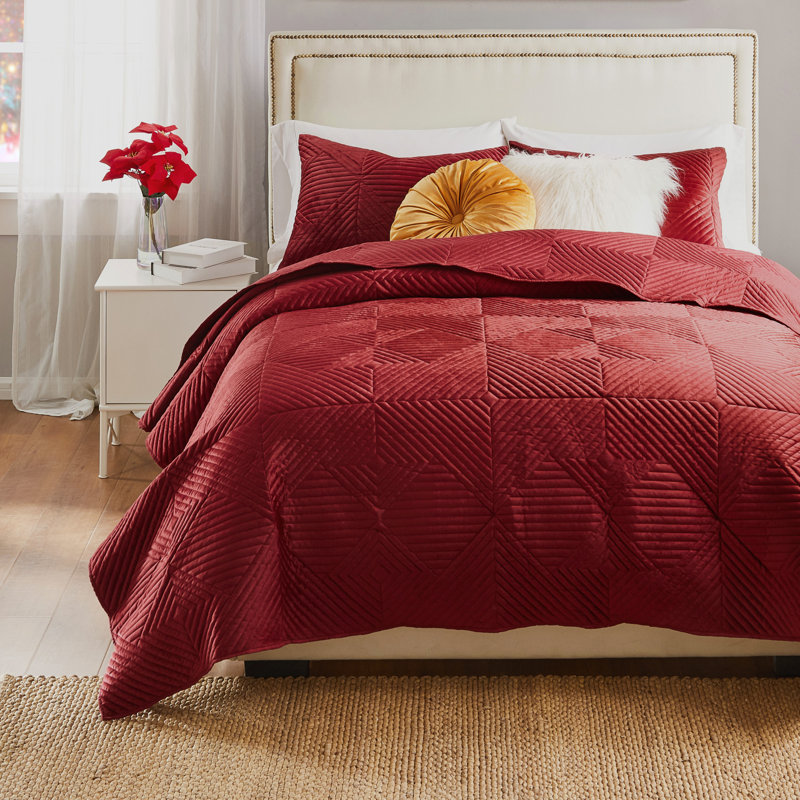 Riviera Red Velvet Twin Reversible Quilt Set