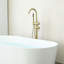 Robinet de baignoire autoportant à fixation au sol avec douche à main-128509646