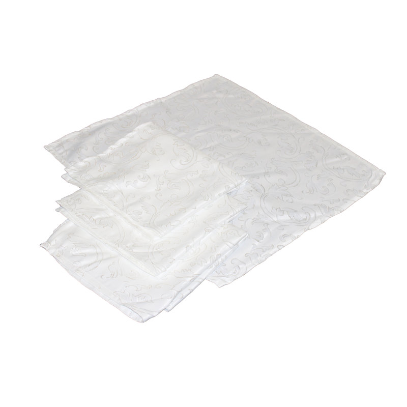 Serviette de 18 po brodée Mailloux, Crème