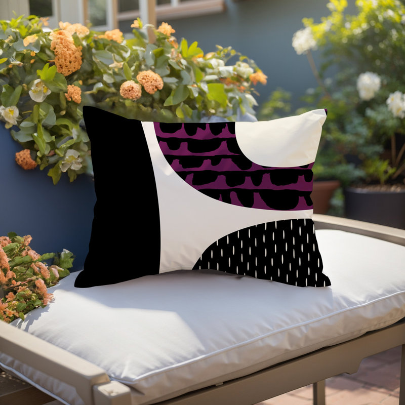 Coussin lombaire réversible intérieur / extérieur Vikka, H 14 po x l 20 po, Mauve / noir / blanc cassé