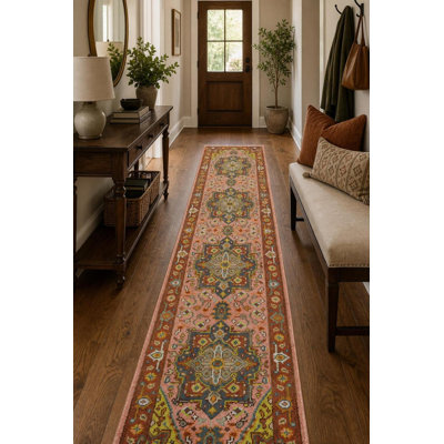 Le tapis de couloir rose traditionnel de 10 pi rehausse votre esthétique intérieure 10 pi 2 po x 2 pi 7 po