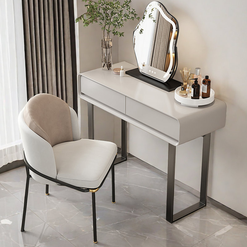 Cloma Vanity