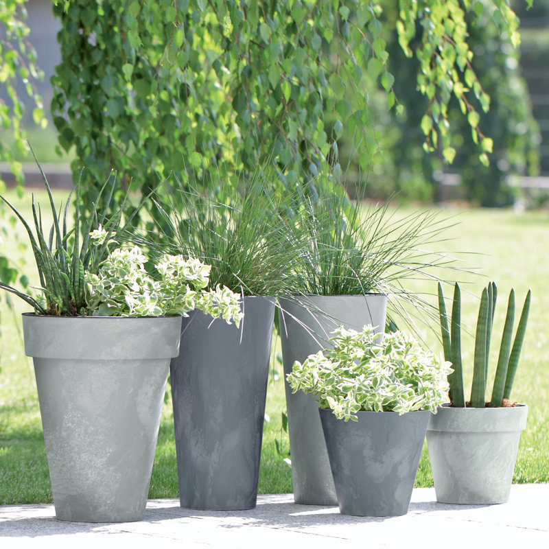 Calahan Pot Planter, Black