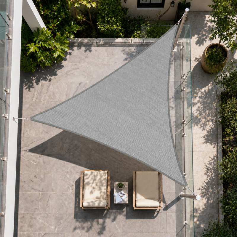 Voile d'ombrage triangulaire Royal Shade avec treuil d'installation, Brun, 18 pi x 18 pi x 18 pi