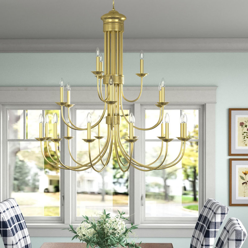 Lustre étagé de style chandelier à 21 lumières Arunvir, Laiton poli