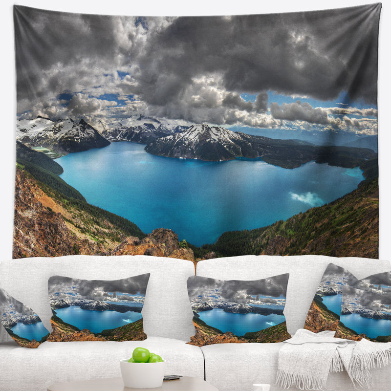 Tapisserie en polyester entouré de montagnes avec accessoires suspendus inclus, H 32 po x l 39 po