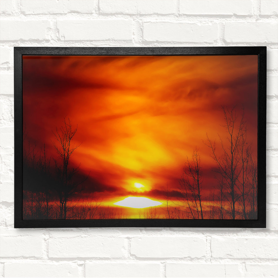 Orange Sunblaze Through The Misty Sky - Closed Corner Frame Kunstdrucke auf Holz