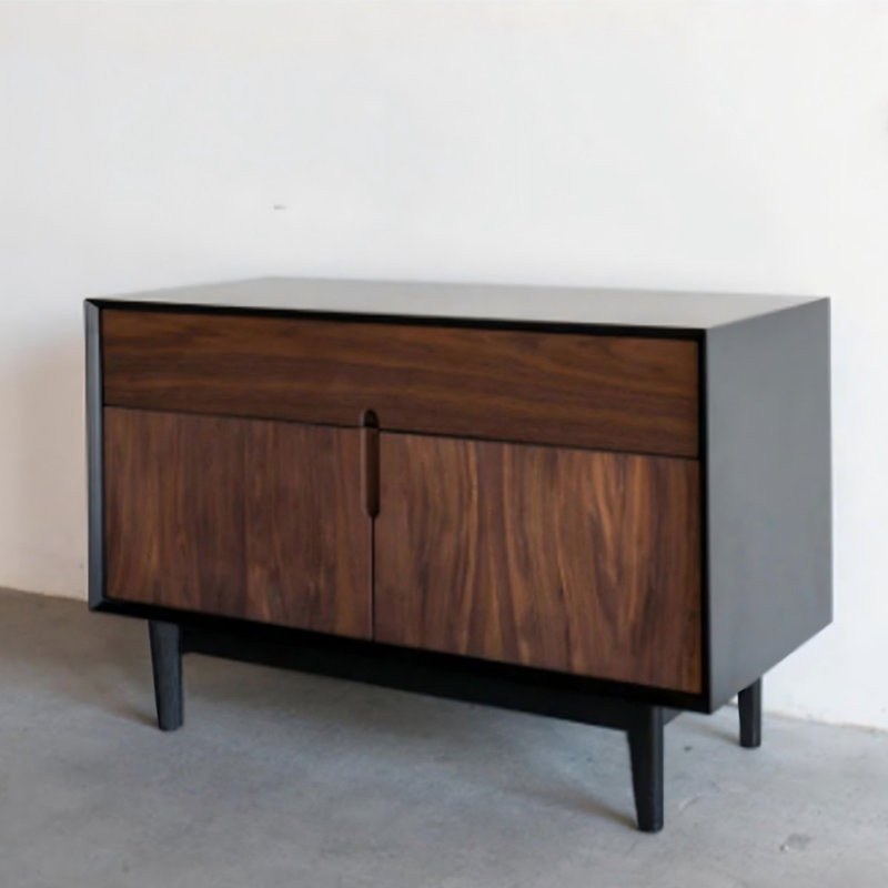 Buffet en bois de noyer noir