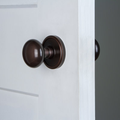Grandeur Georgetown Rosette Double Dummy with Fifth Avenue Door Knob